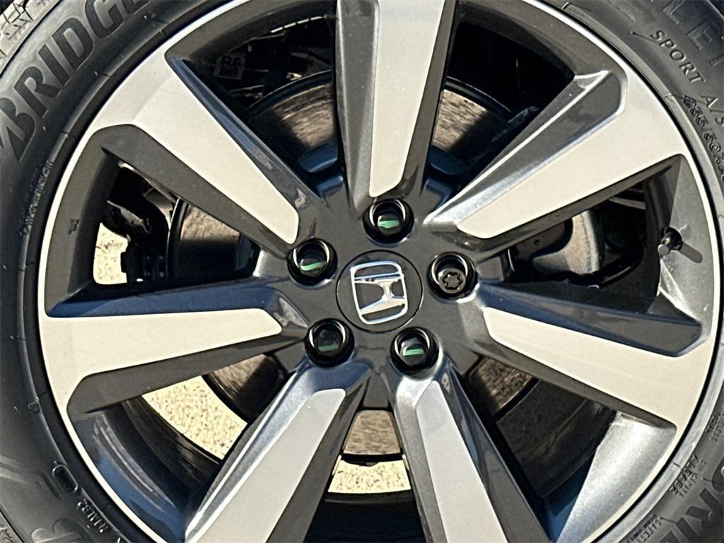 new 2025 Honda Pilot car, priced at $48,566