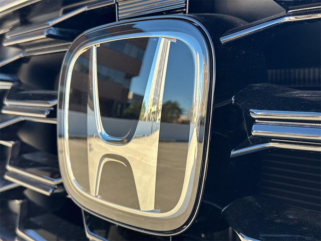new 2025 Honda Pilot car, priced at $48,566
