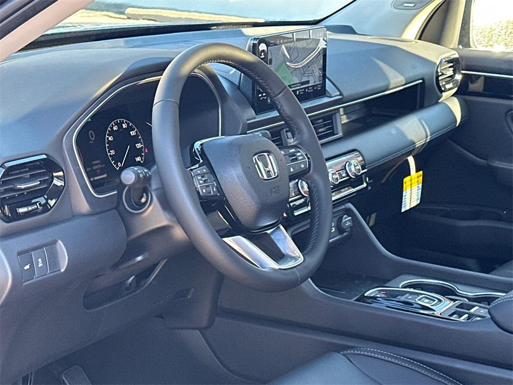 new 2025 Honda Pilot car, priced at $48,566