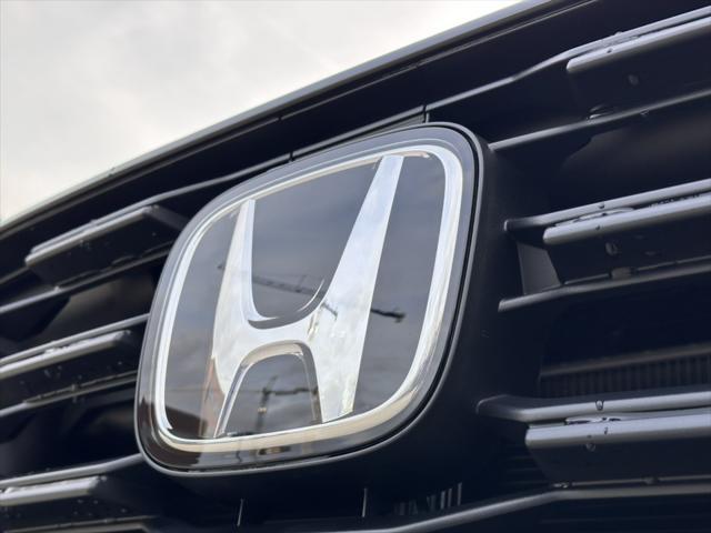 new 2025 Honda Pilot car, priced at $44,134