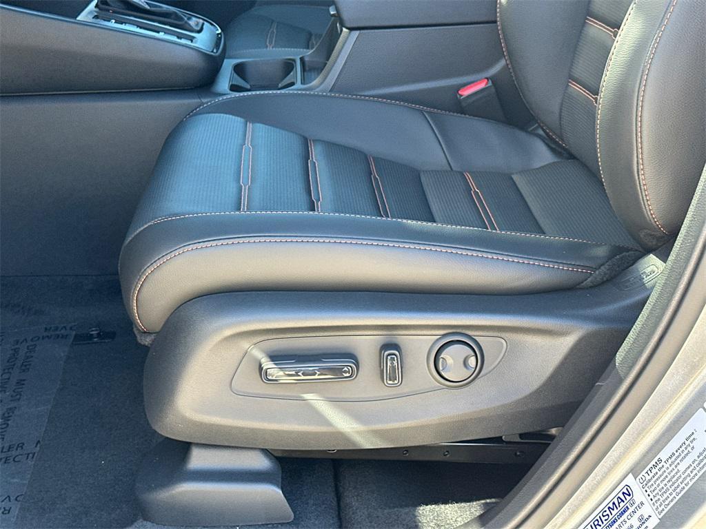 new 2026 Honda CR-V Hybrid car, priced at $39,584