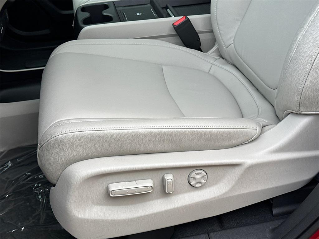 new 2026 Honda Odyssey car, priced at $42,065