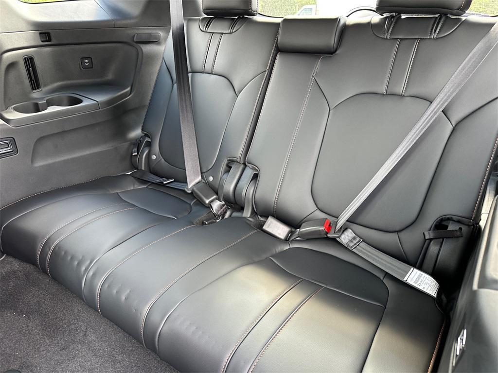 new 2025 Honda Pilot car, priced at $47,832