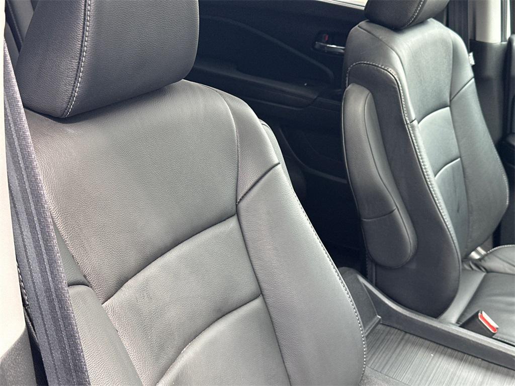 used 2021 Honda Pilot car, priced at $27,000