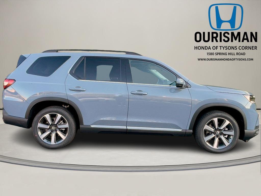 new 2025 Honda Pilot car, priced at $47,703