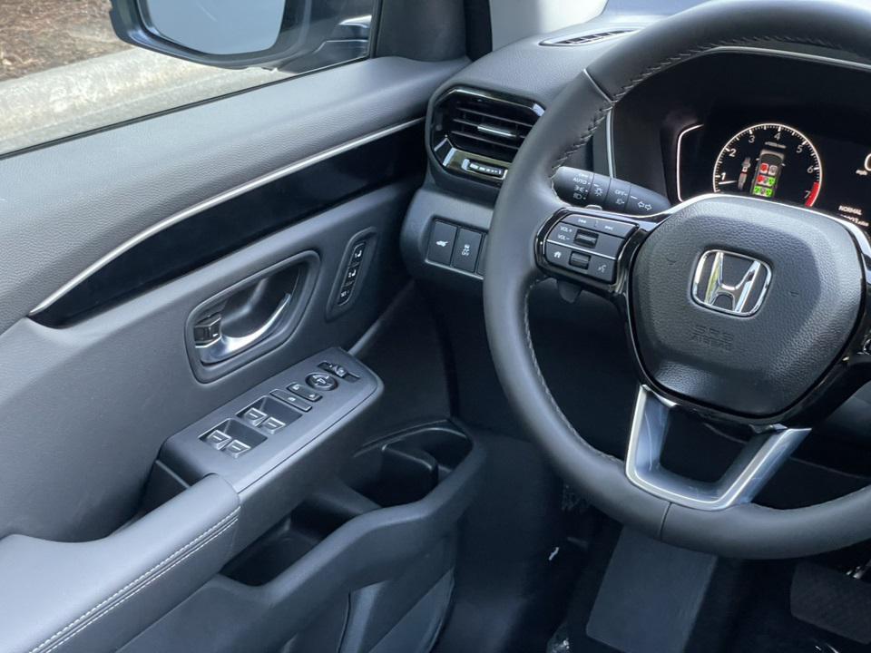 new 2025 Honda Pilot car, priced at $47,703