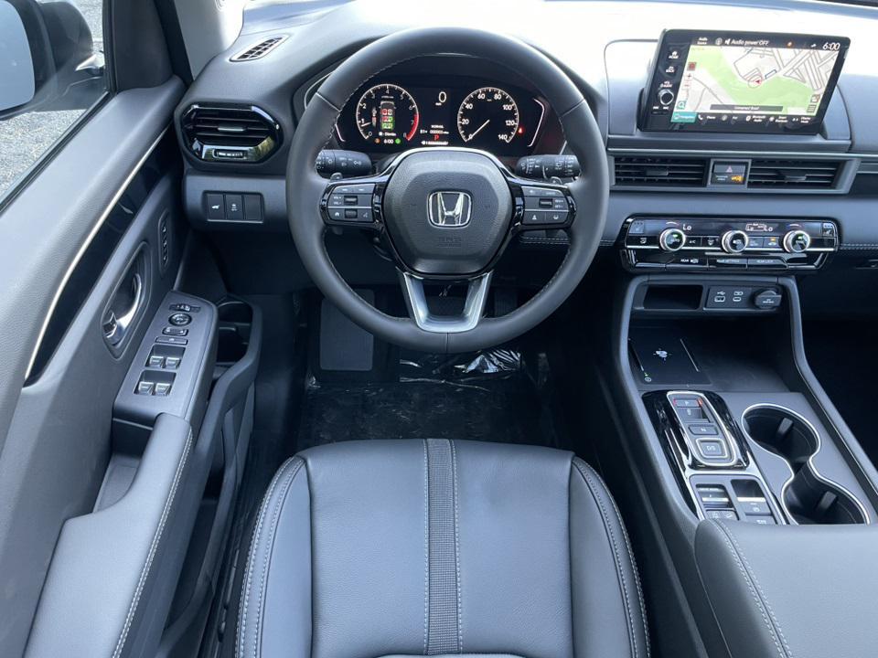 new 2025 Honda Pilot car, priced at $47,703