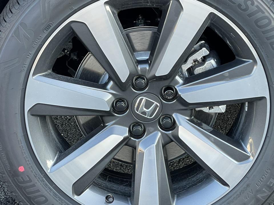 new 2025 Honda Pilot car, priced at $47,703