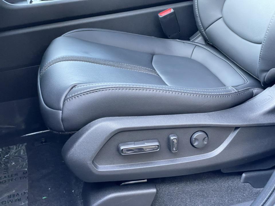 new 2025 Honda Pilot car, priced at $47,703