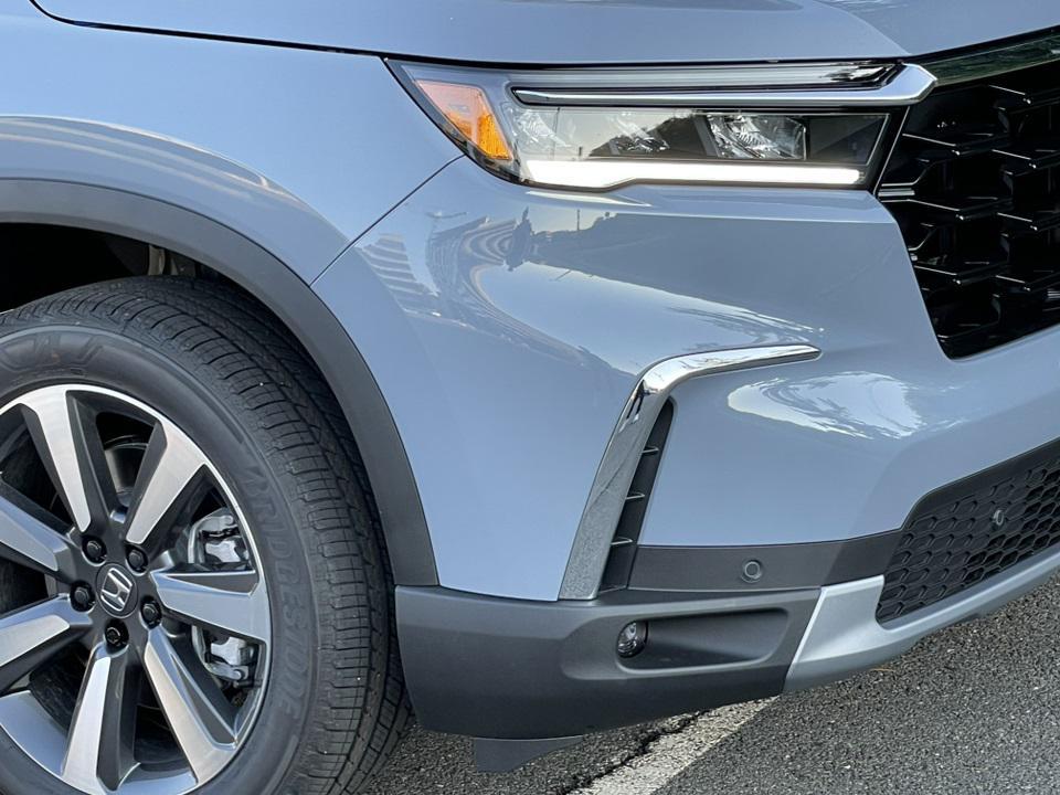 new 2025 Honda Pilot car, priced at $47,703