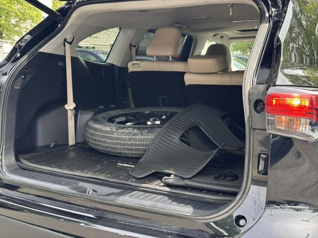 used 2021 Toyota Highlander car, priced at $34,000