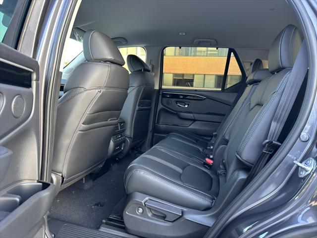 new 2025 Honda Pilot car, priced at $45,962