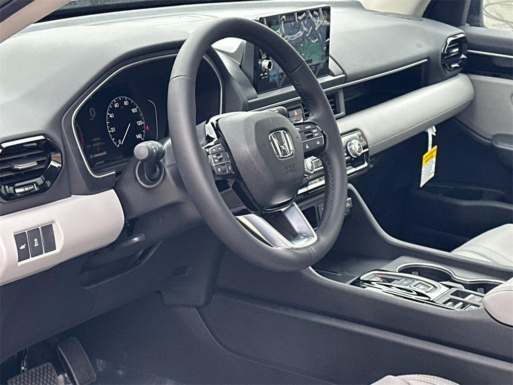 new 2025 Honda Pilot car, priced at $48,566