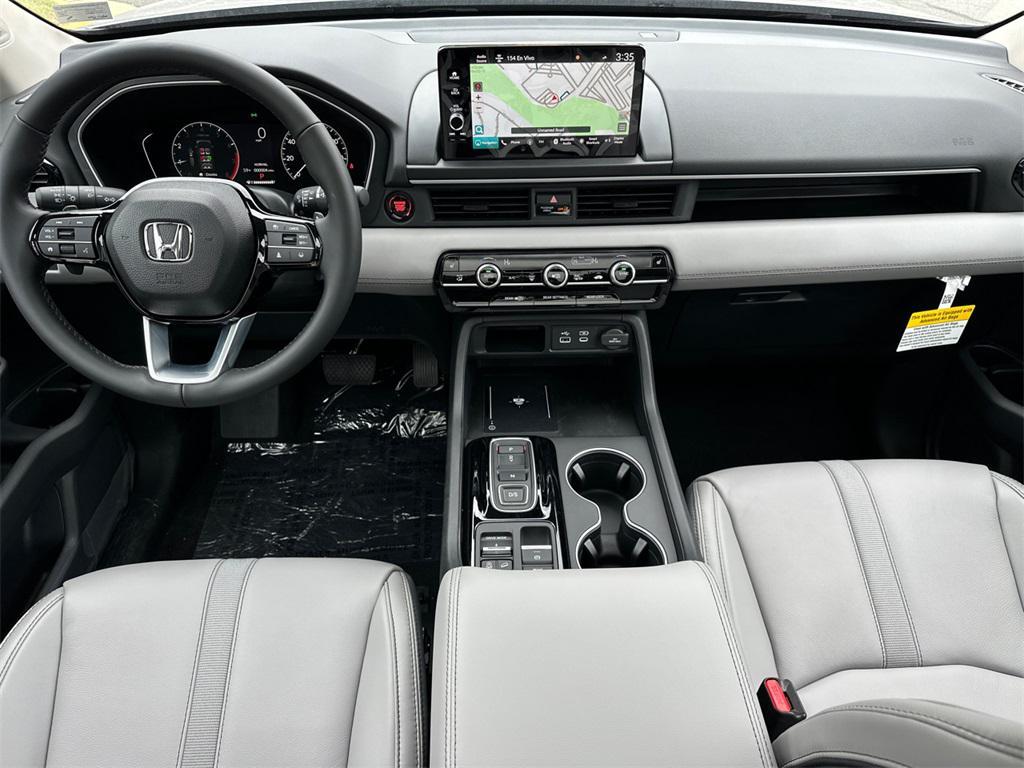 new 2025 Honda Pilot car, priced at $48,566