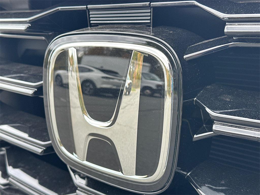 new 2025 Honda Pilot car, priced at $48,566