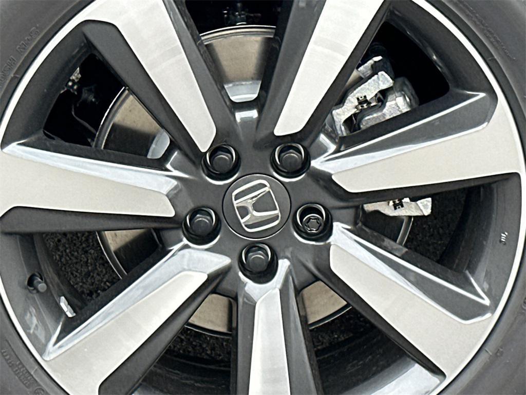 new 2025 Honda Pilot car, priced at $48,566