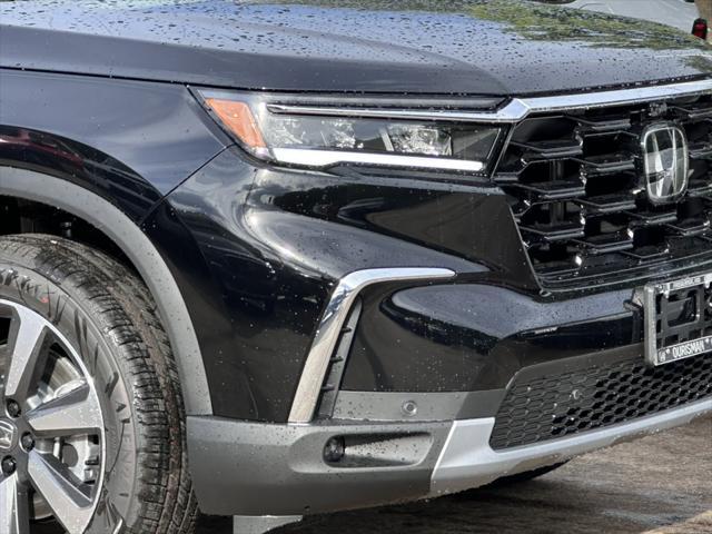 new 2025 Honda Pilot car, priced at $50,177