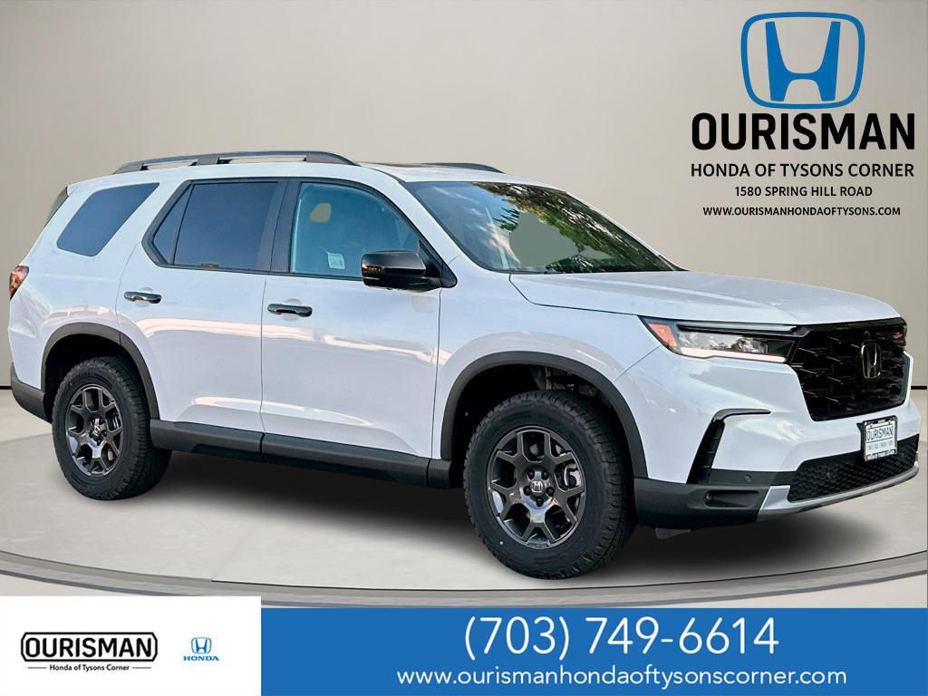 new 2025 Honda Pilot car, priced at $48,260
