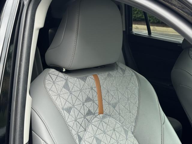 used 2023 Toyota Highlander Hybrid car, priced at $44,000