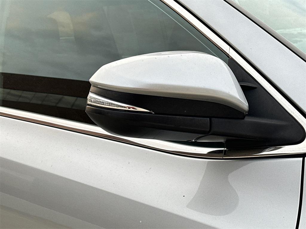 used 2019 Toyota Highlander car, priced at $22,500