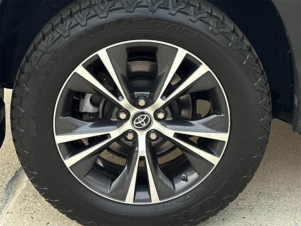 used 2019 Toyota Highlander car, priced at $22,500