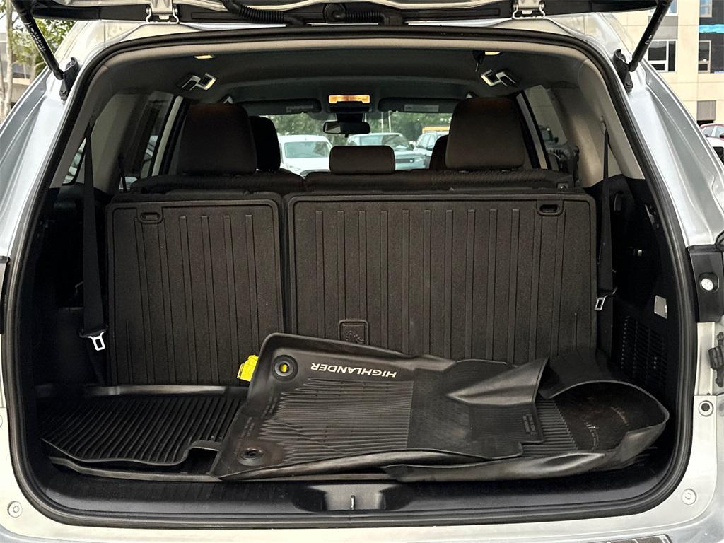 used 2019 Toyota Highlander car, priced at $22,500