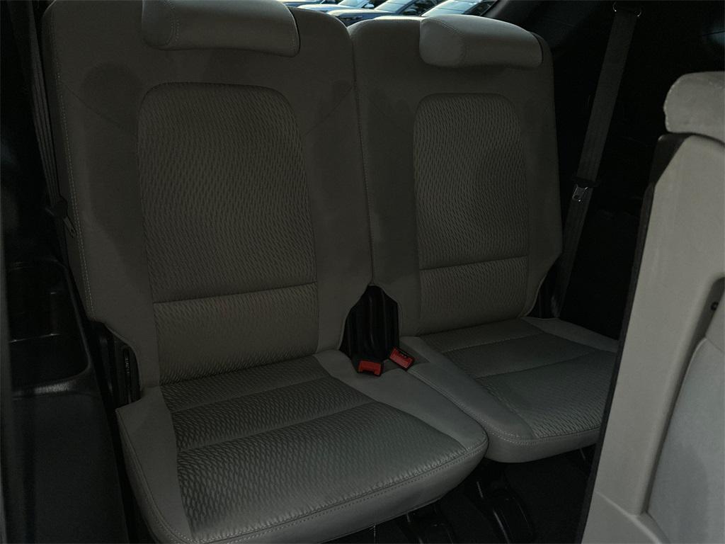 used 2015 Hyundai Santa Fe car, priced at $9,000