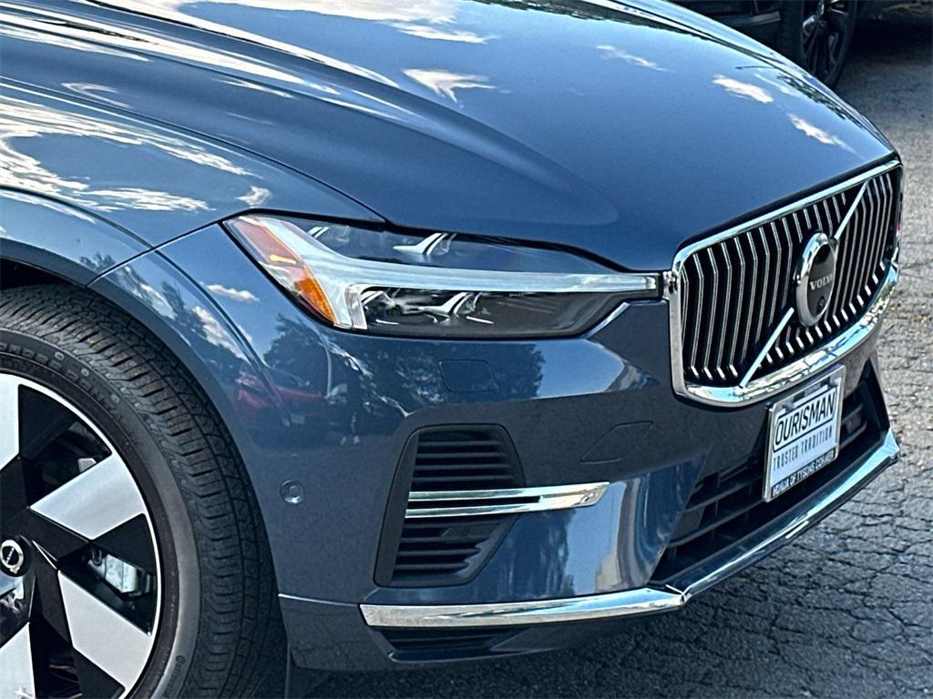 used 2023 Volvo XC60 Recharge Plug-In Hybrid car, priced at $43,000
