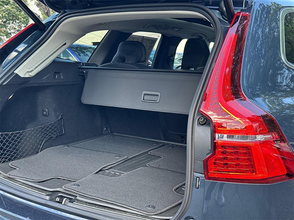 used 2023 Volvo XC60 Recharge Plug-In Hybrid car, priced at $43,000