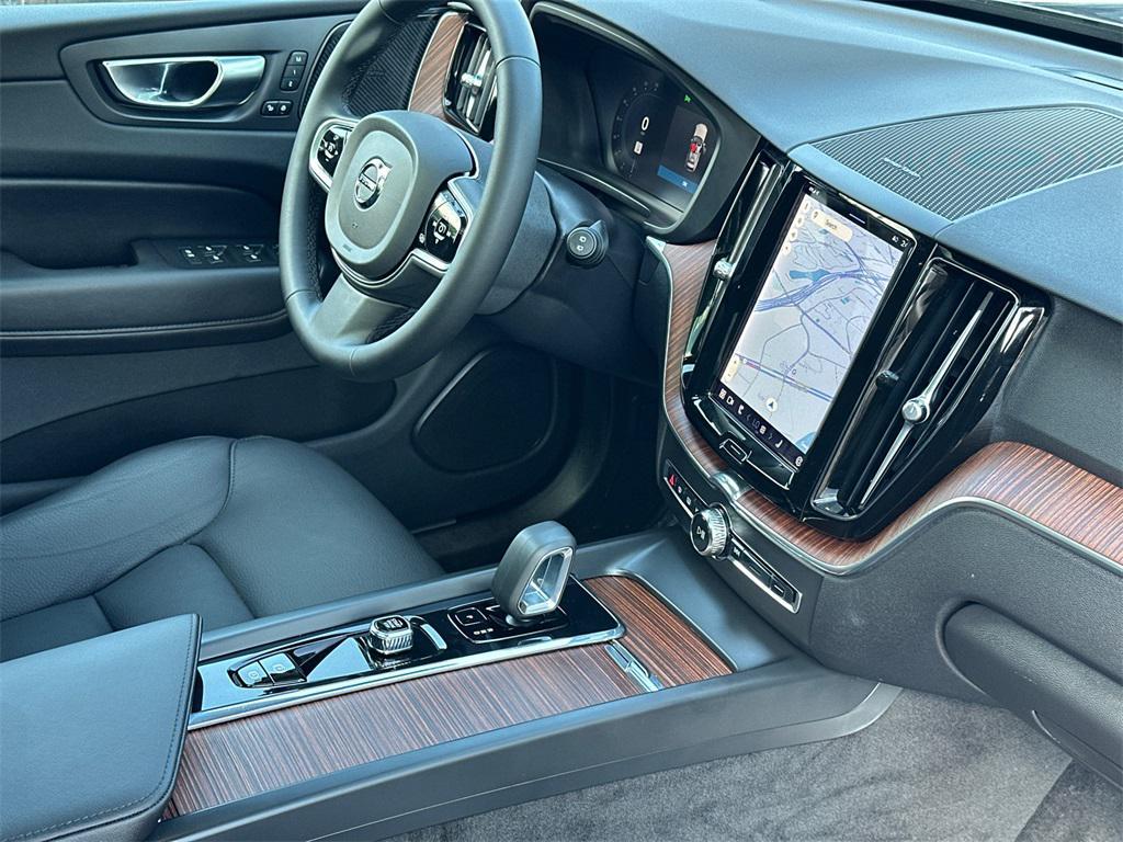 used 2023 Volvo XC60 Recharge Plug-In Hybrid car, priced at $43,000