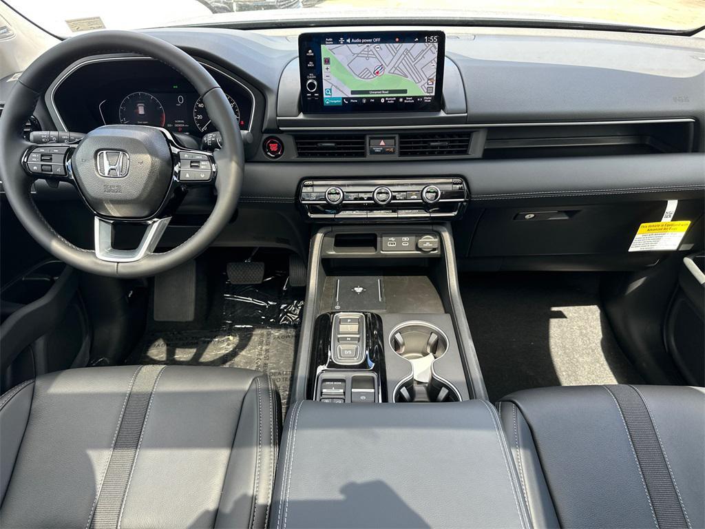 new 2025 Honda Pilot car, priced at $49,759