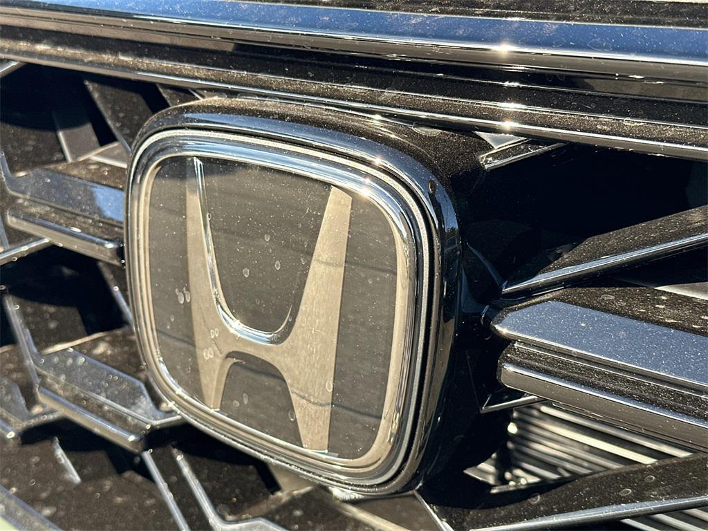 new 2026 Honda CR-V Hybrid car, priced at $38,665