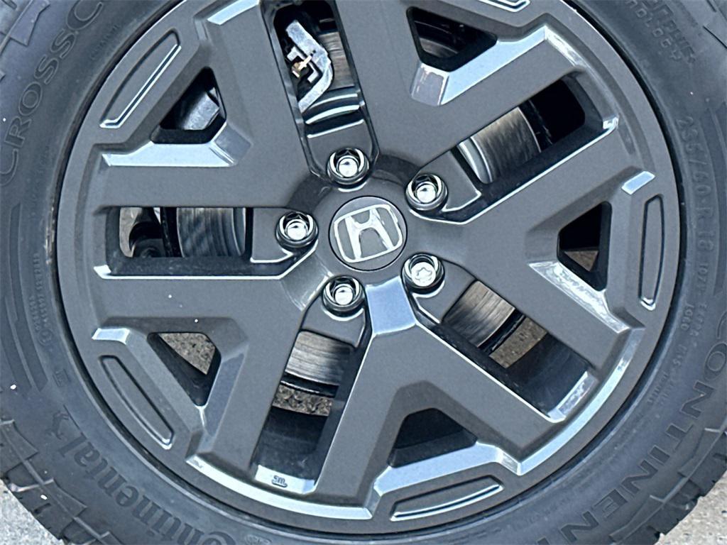 new 2026 Honda CR-V Hybrid car, priced at $38,665