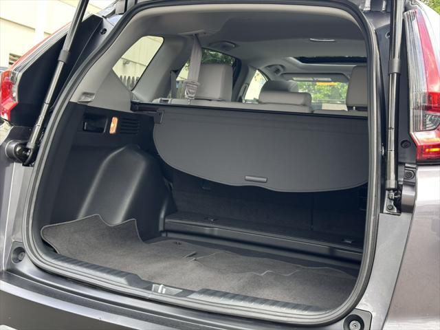used 2022 Honda CR-V car, priced at $32,000