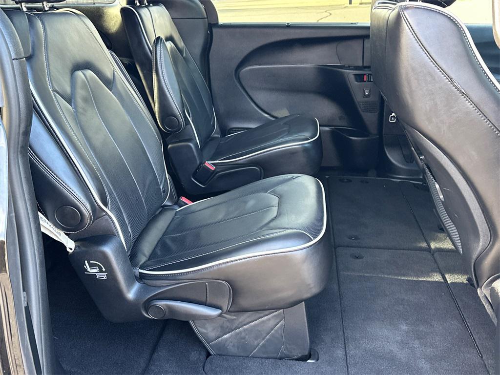 used 2025 Chrysler Pacifica car, priced at $35,500