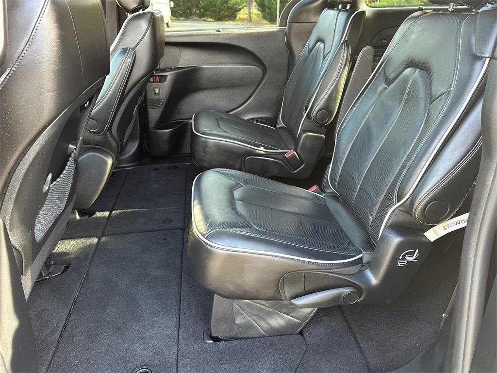 used 2025 Chrysler Pacifica car, priced at $35,500