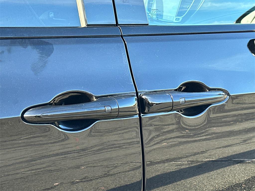 used 2025 Chrysler Pacifica car, priced at $35,500