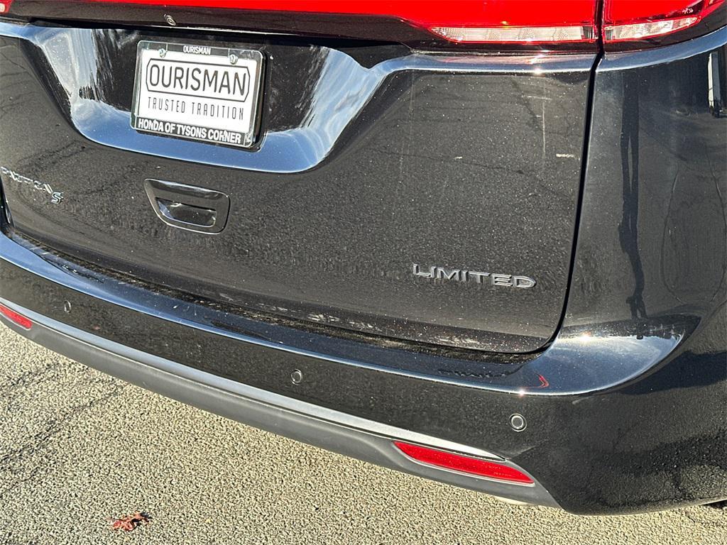 used 2025 Chrysler Pacifica car, priced at $35,500