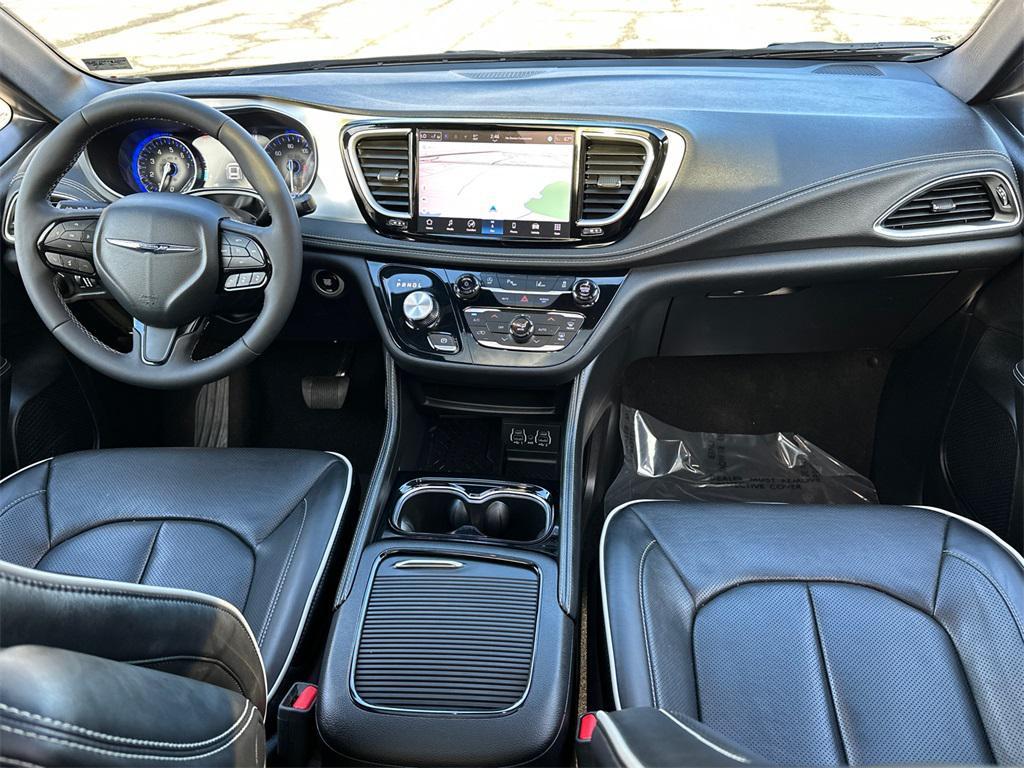 used 2025 Chrysler Pacifica car, priced at $35,500