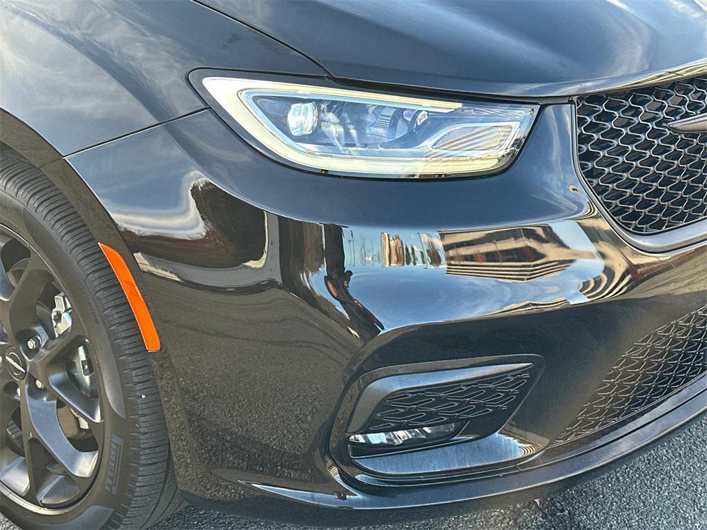 used 2025 Chrysler Pacifica car, priced at $35,500