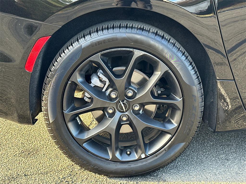 used 2025 Chrysler Pacifica car, priced at $35,500