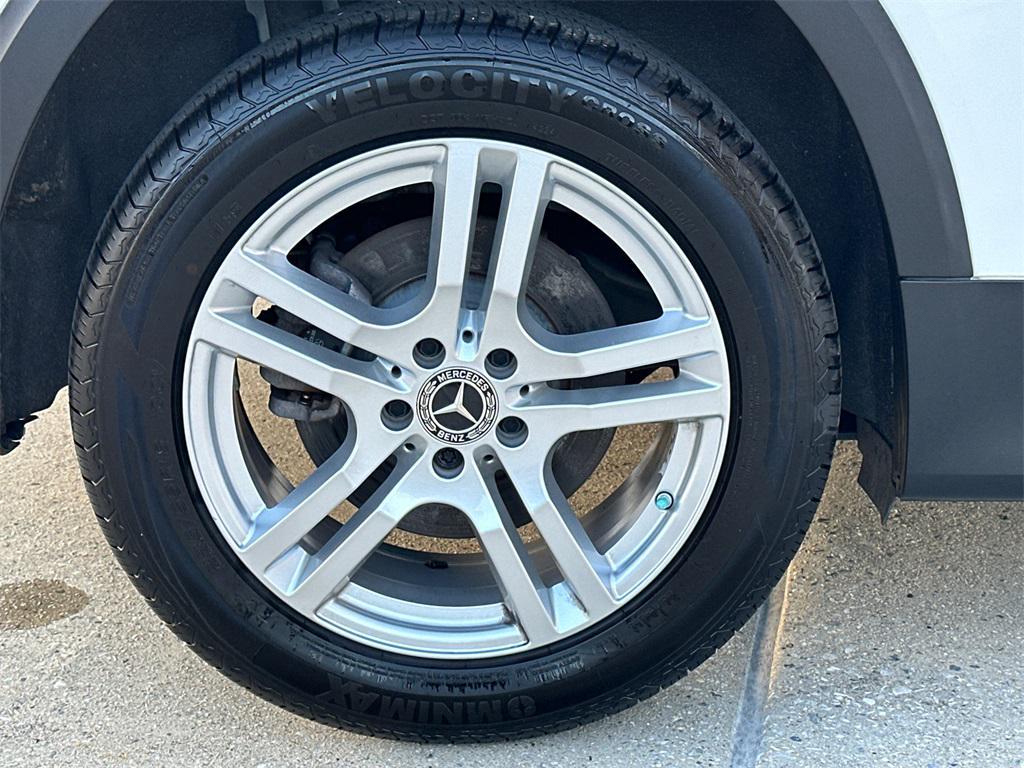 used 2021 Mercedes-Benz GLB 250 car, priced at $25,000