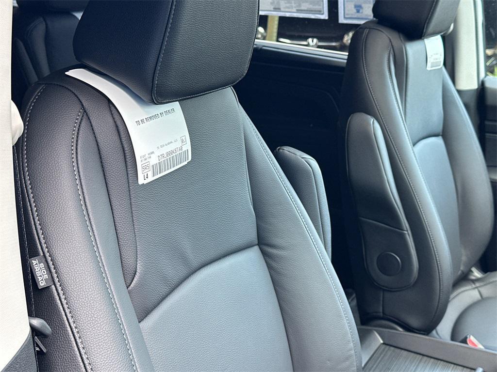 new 2026 Honda Odyssey car, priced at $42,084