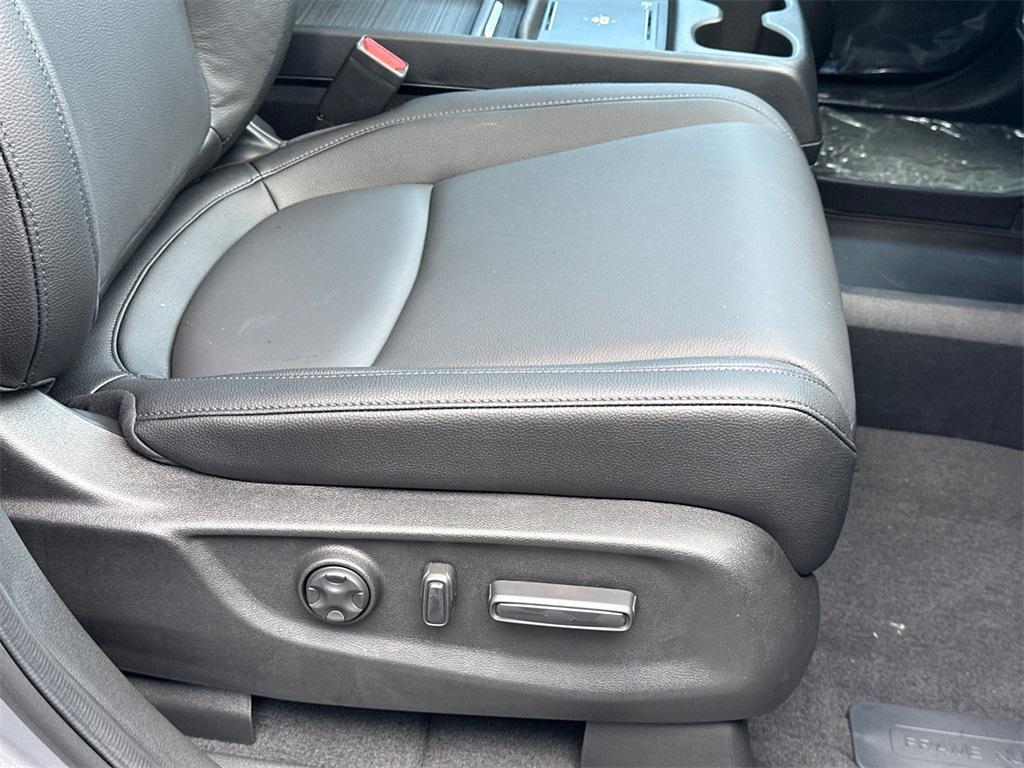 new 2026 Honda Odyssey car, priced at $42,084