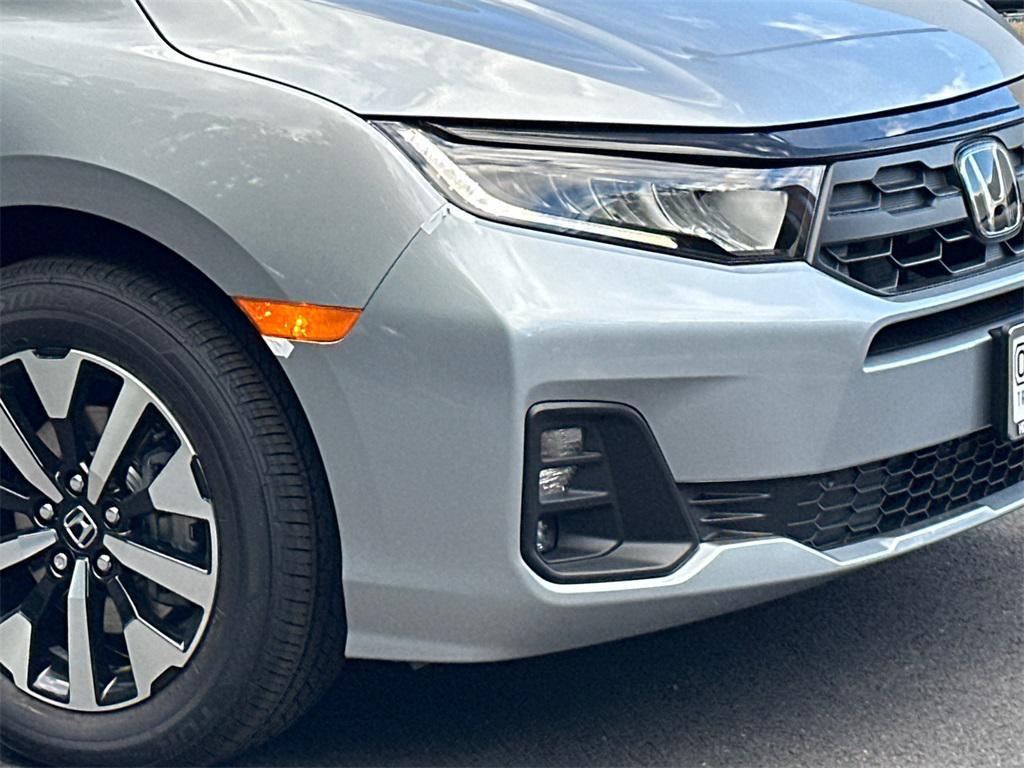 new 2026 Honda Odyssey car, priced at $42,084