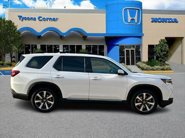 new 2025 Honda Pilot car, priced at $51,185