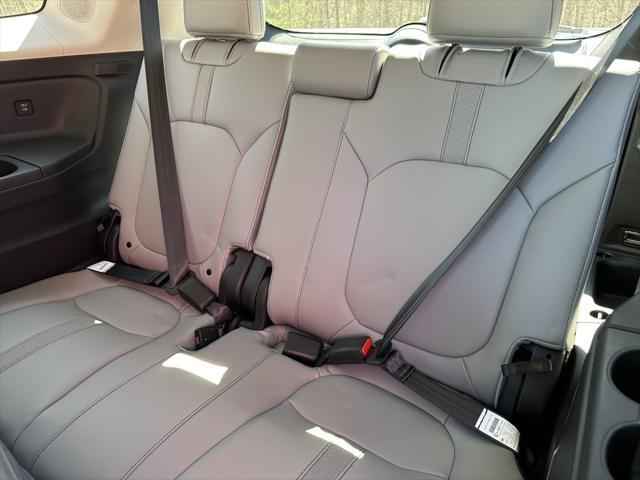 new 2025 Honda Pilot car, priced at $49,244