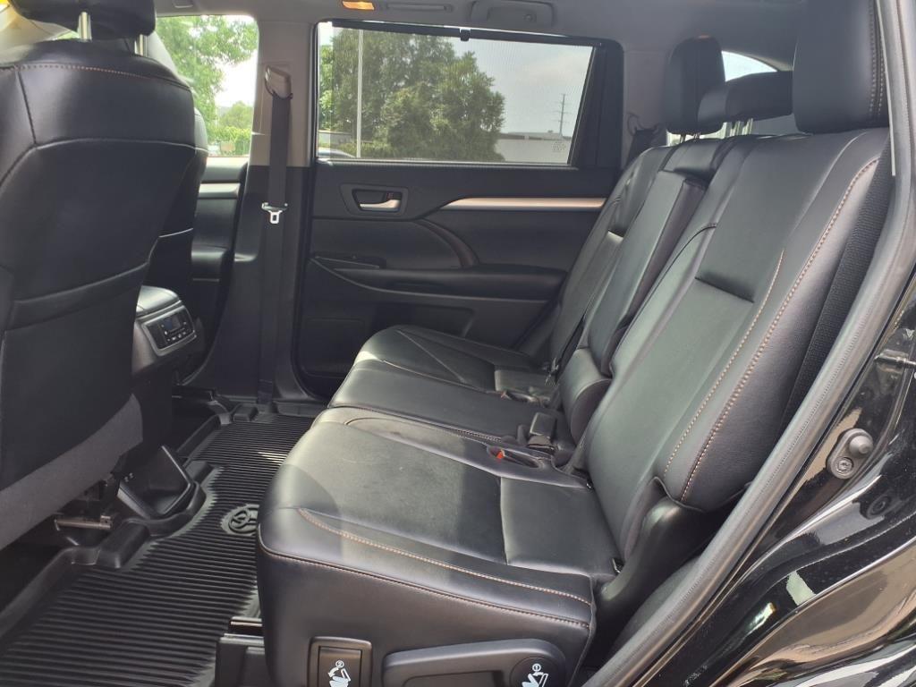 used 2019 Toyota Highlander car, priced at $26,118
