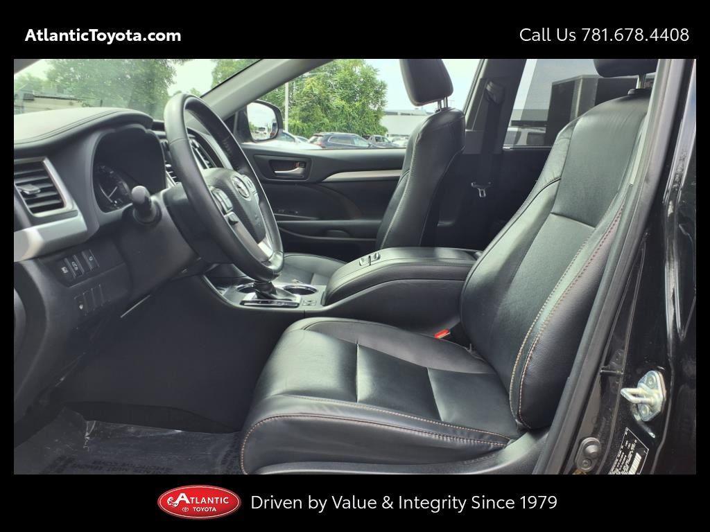 used 2019 Toyota Highlander car, priced at $26,118