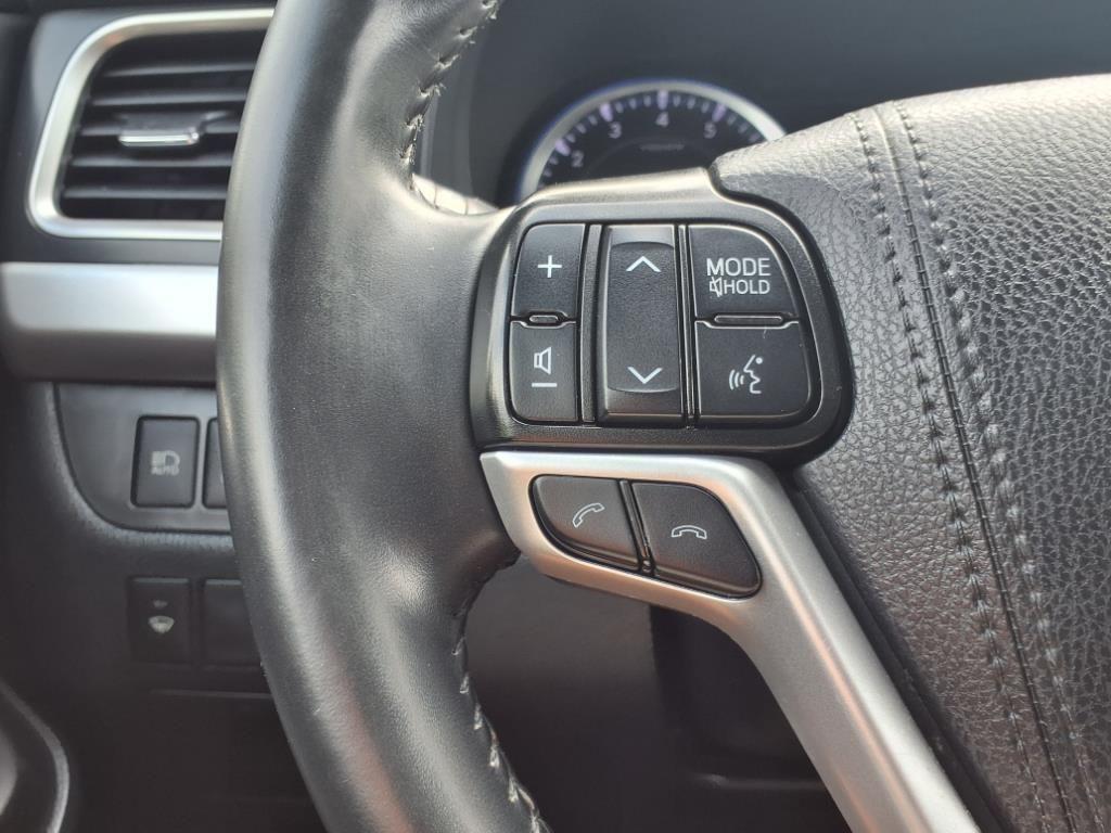 used 2019 Toyota Highlander car, priced at $26,118